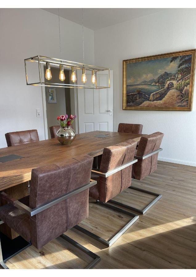 Attraktive Wohnung Mit Balkon Zum Gruenen Hinterhof Шверин Екстериор снимка